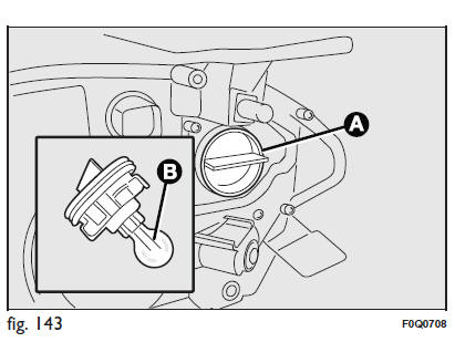 Fiat Bravo. Sustitución de la lámpara exterior