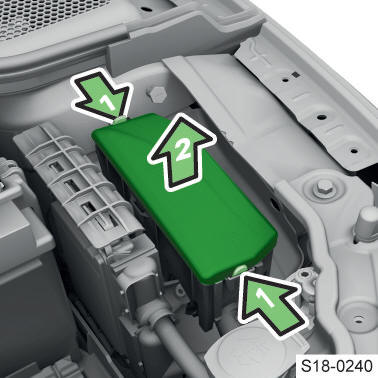 Skoda Scala. Acceso a los fusibles