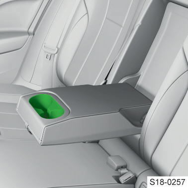 Skoda Scala. Soporte de bebidas trasero